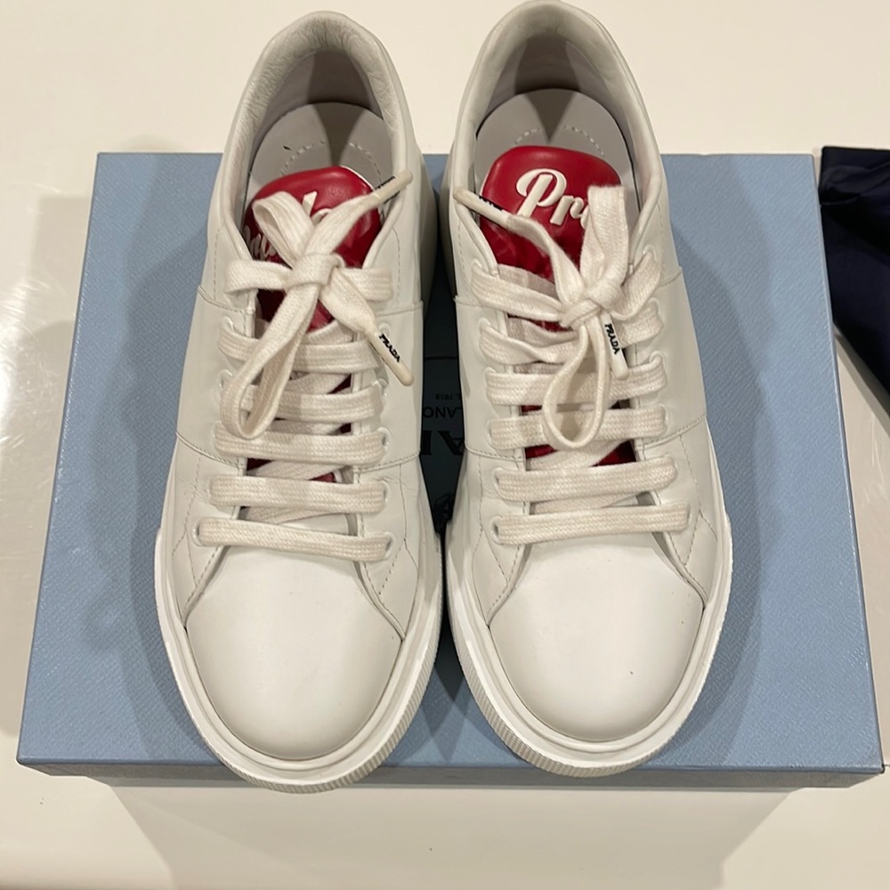 Beautiful prada sneakers